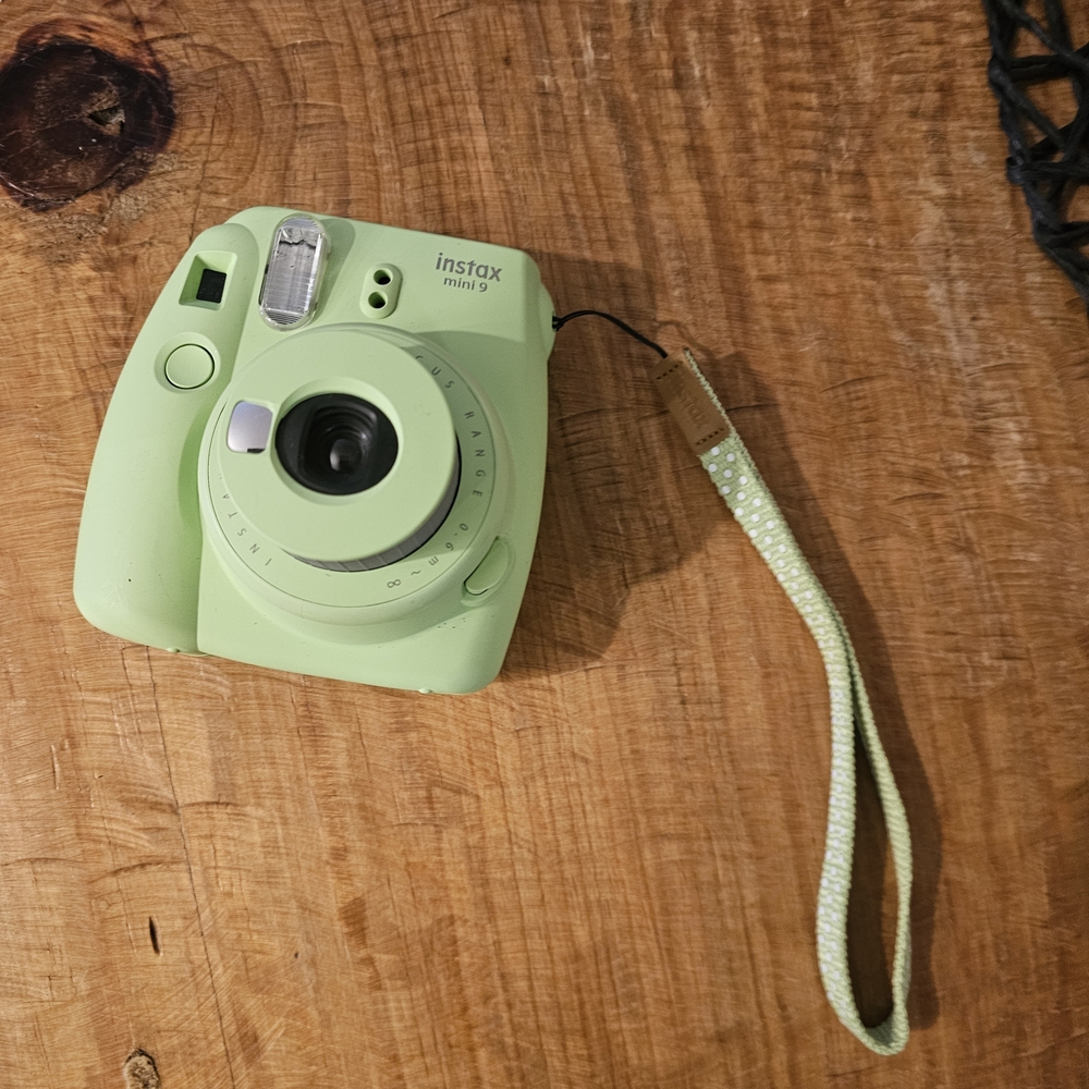 Fujifilm Instax Mini 9 Instant Camera - Green